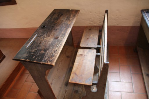 vecchio banco di scuola